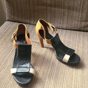 Vintage Dries van NOTEN  Black and Tan Heels